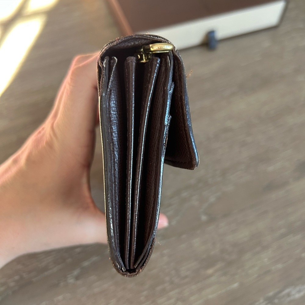 Authentic Louis Vuitton Damier Ebene Sarah Wallet - Picture 3 of 9